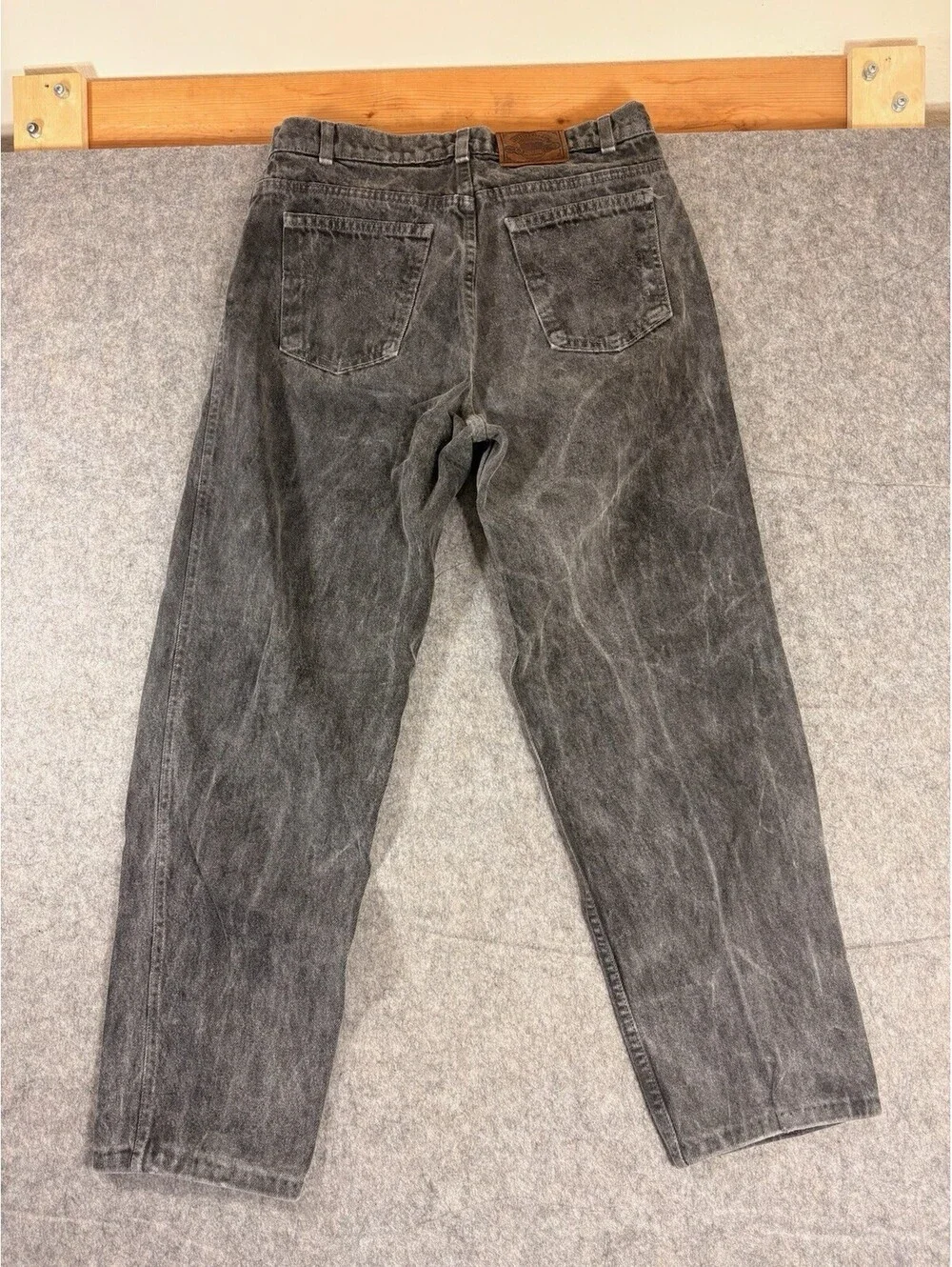 Vintage 90s Levi’s 550 Black Washed Jeans Size 30x29 USA Made